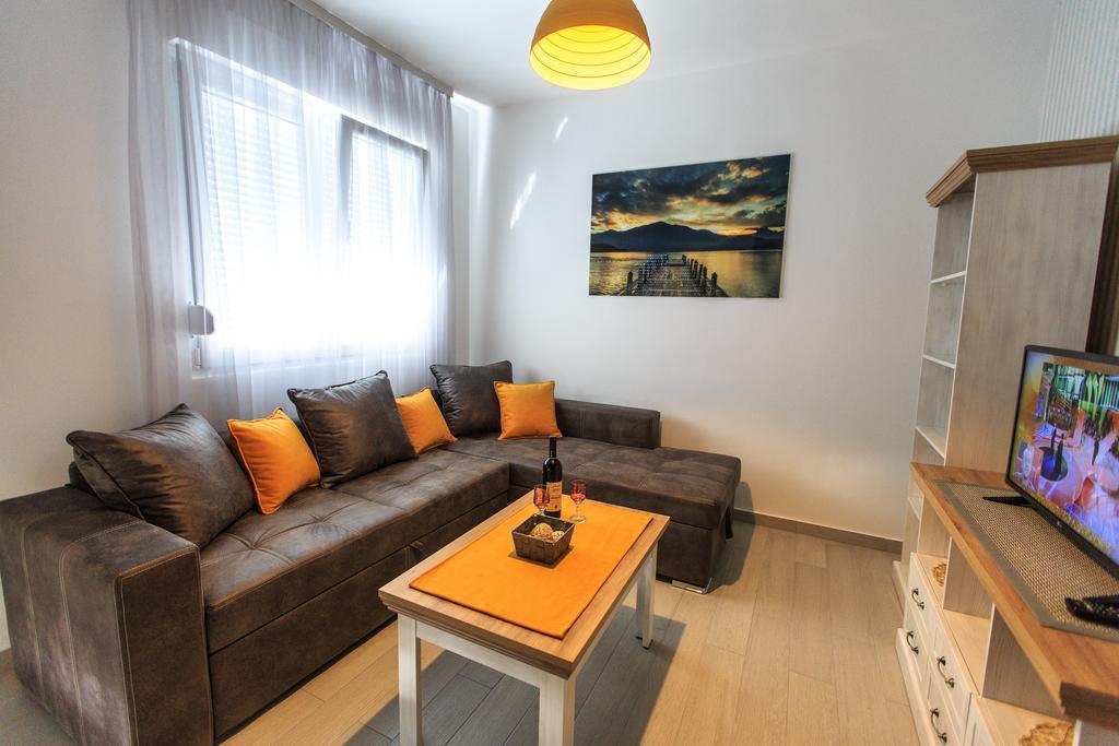 Apartments Aleksic Bar Bagian luar foto