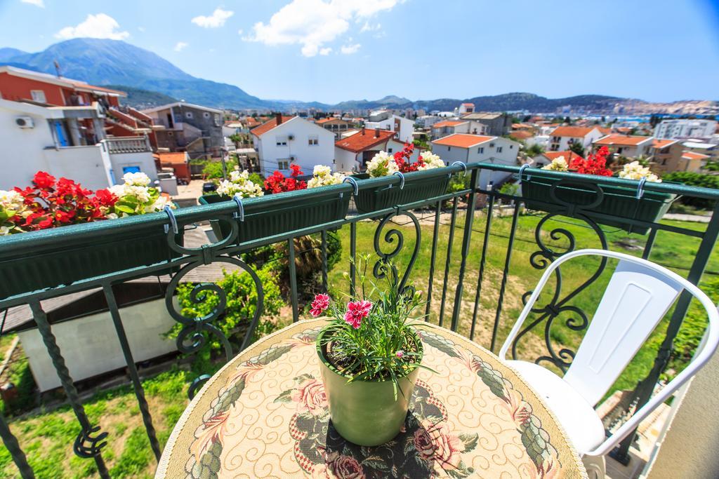 Apartments Aleksic Bar Bagian luar foto